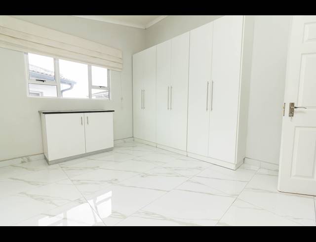 55M² OFFICE TO LET IN WESTCLIFF